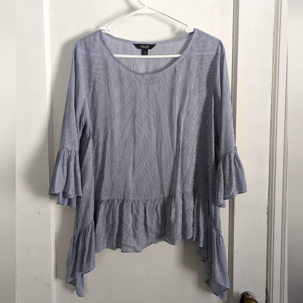 Vera Wang Flowing Sleeves Top